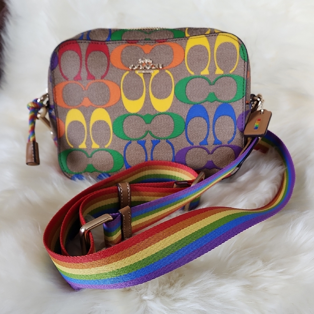 Beautiful Coach Rainbow Signature Camera Style Crossbody Bag 💜🌈♥️🎸